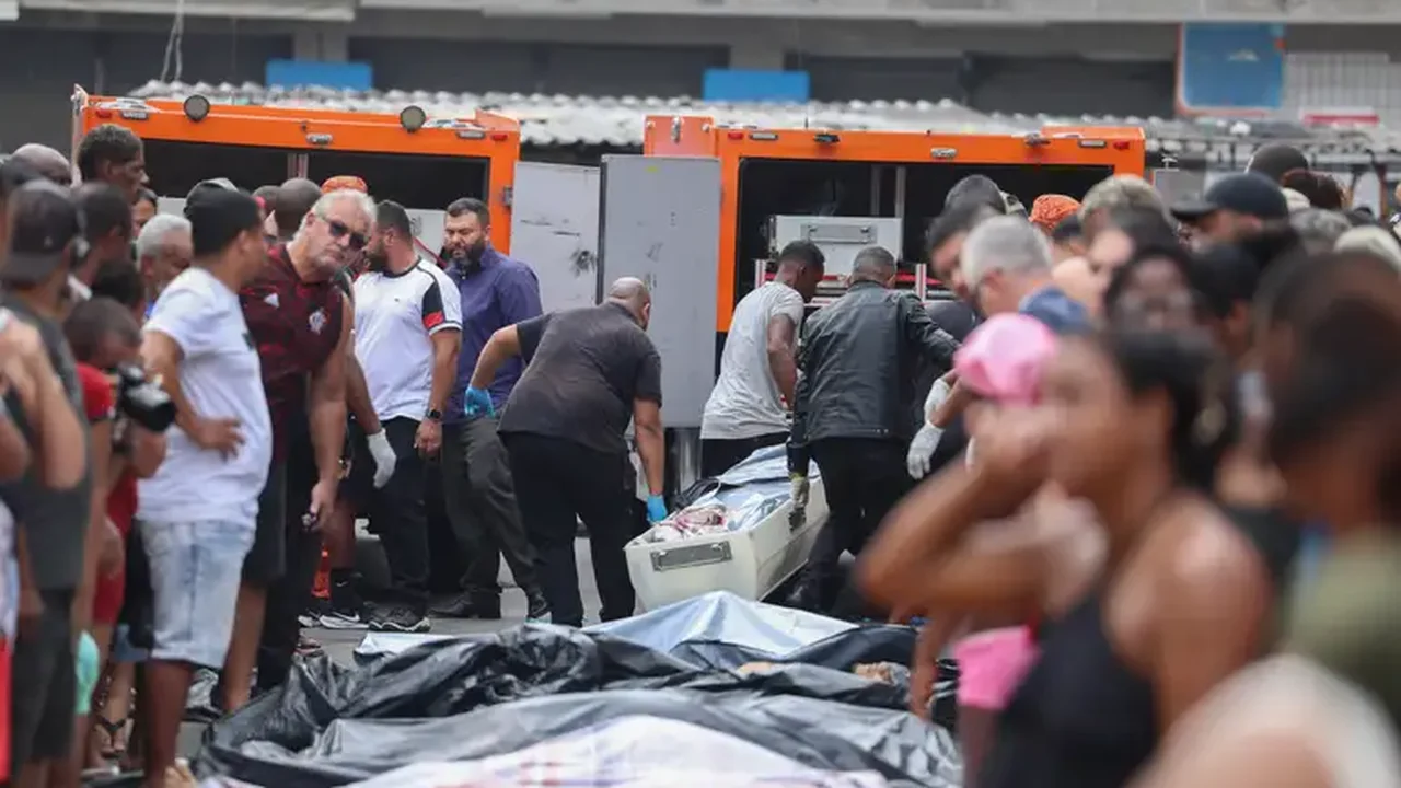 'Só com funerária': Mãe relata dificuldades em fazer liberação do corpo do filho no IML do Rio após megaoperação