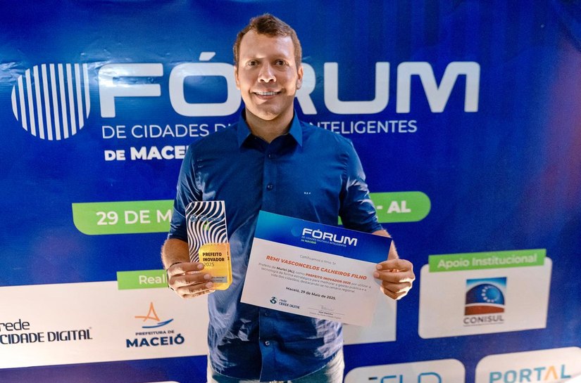 Remi Filho recebe título de Prefeito Inovador 2025 no Fórum de Cidades Digitais e Inteligentes