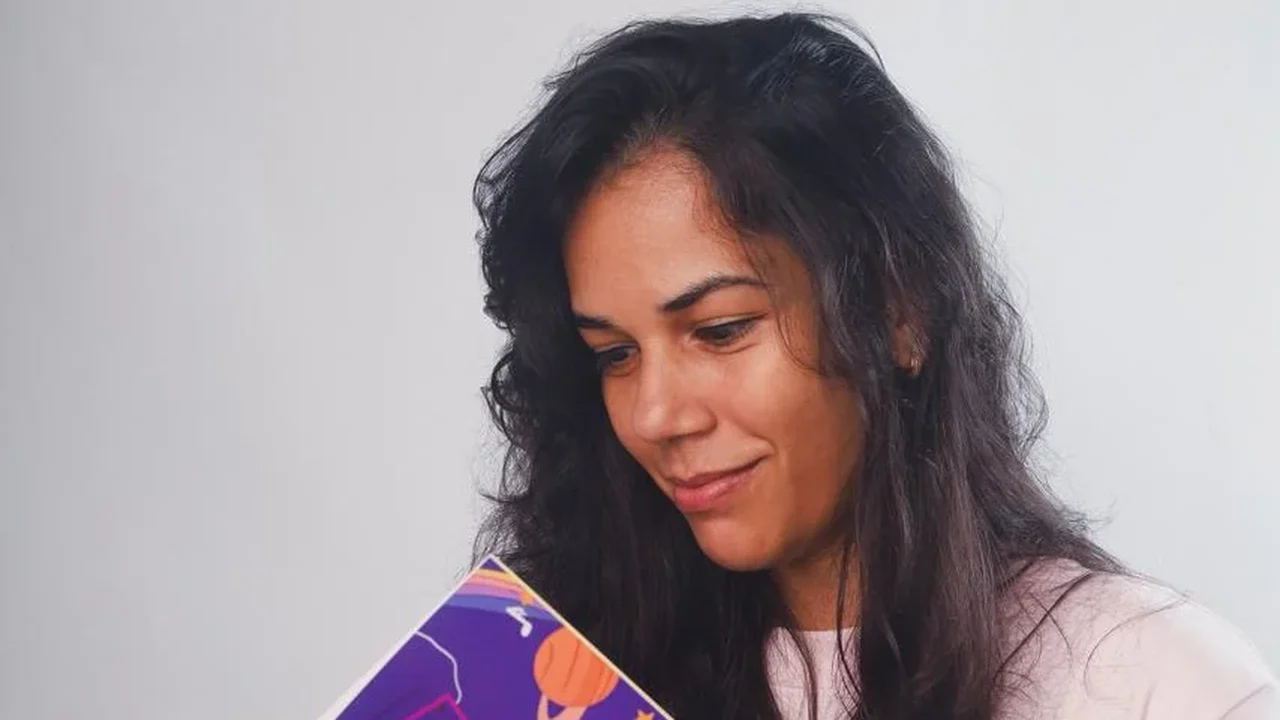 Escritora Karla Dias reflete sobre escuta ativa e relações afetivas em novo livro infantil 'Oliver e o Rádio'