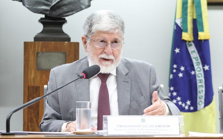 Celso Amorim defende 'reciprocidade' se UE aplicar salvaguardas a exportações brasileiras