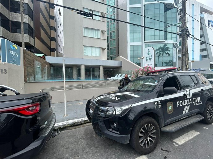 Homem é preso por uso de documento falso em hotel na Pajuçara