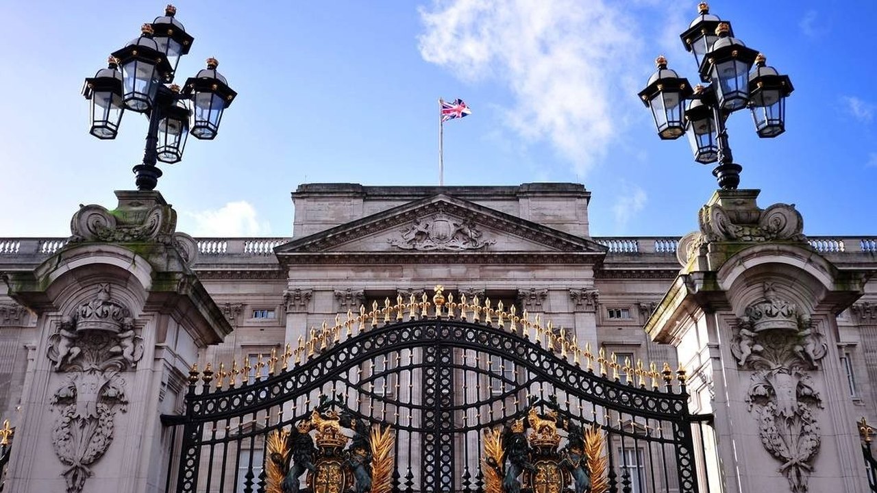 Homem é preso por tentar invadir estábulos do Palácio de Buckingham
