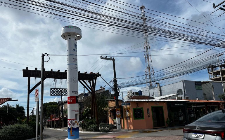 SSP instala totem com botão de emergência no Francês e amplia serviço em Maceió