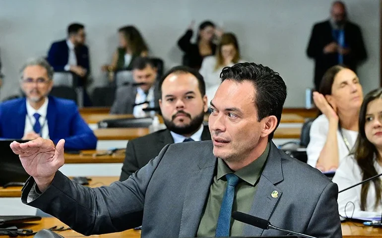 CDH vota sugestão de piso nacional para policiais militares