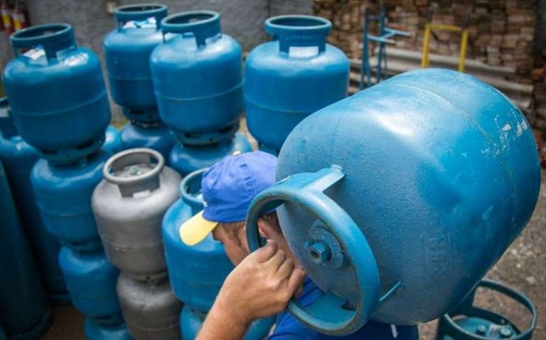 Governo prevê no orçamento de 2025 mudança no Auxílio Gás que dribla regras fiscais
