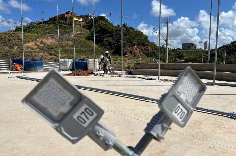 Prefeitura revitaliza áreas de convívio de grotas em Maceió e amplia rede de iluminação pública