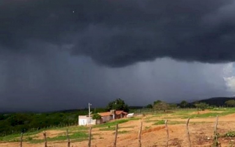 Alerta de chuvas intensas é emitido para cidades do Sertão de Alagoas