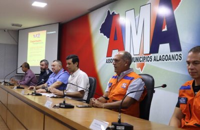 Comissões Municipais de Defesa Civil recebem previsões de chuva e seca para 2023