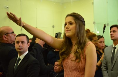 Deputada estadual mais jovem do País toma posse e promete uma nova política 