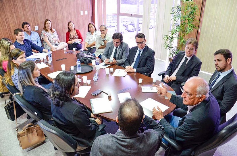 TCE promove reunião para discutir aspectos da Instrução Normativa 04/2016