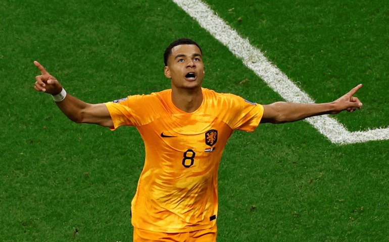 Holandês Cody Gakpo começa a treinar no domingo com o elenco do Liverpool