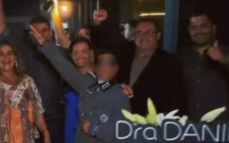 Adolescente usa traje nazista e faz saudação em festa de formatura de Medicina no RN