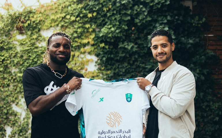 Newcastle e Al Ahli, times do mesmo dono, confirmam polêmica negociação de Saint-Maximin