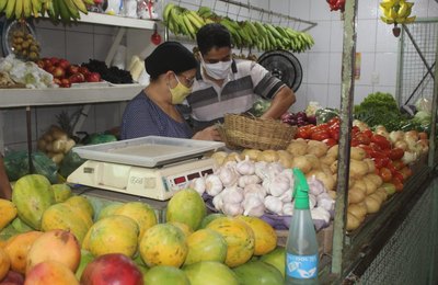 Confira o horário de funcionamento dos Mercados neste feriado (15)