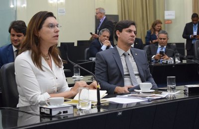 Projetos estabelecem protocolo de volta às aulas e garantem direitos a estudantes da rede privada