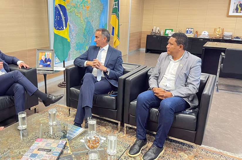 Ministro Waldez recebe governador Paulo Dantas e prefeito Júlio Cezar em Brasília