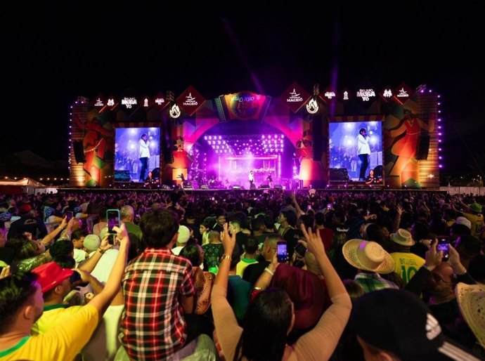 Zé Vaqueiro, Bell Marques e mais seis artistas animam a quinta noite do São João Massayó 2026