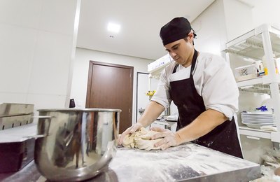 Setur direciona concluintes do Programa Escola do Turismo para o mercado de trabalho em Alagoas