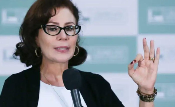 Condenada no Brasil, Zambelli cogita candidatura na Itália Condenada no Brasil, Zambelli cogita candidatura na Itália