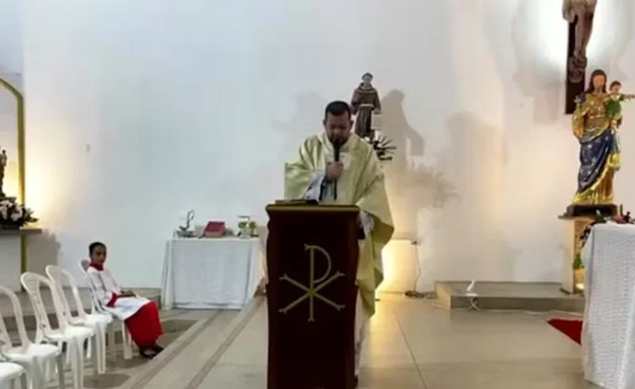 Padre Vanderley da Silva Costa foi afastado das funções por decisão do bispo diocesano Padre Vanderley da Silva Costa foi afastado das funções por decisão do bispo diocesano