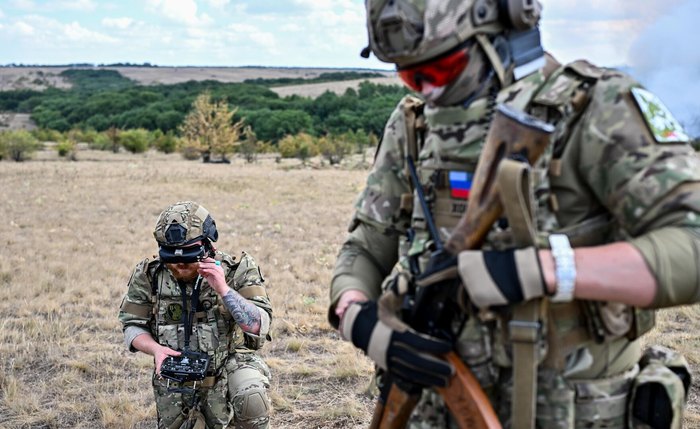 Soldados russos contam como caçam drones ucranianos pesados com imagens térmicas e fuzis de precisão Soldados russos contam como caçam drones ucranianos pesados com imagens térmicas e fuzis de precisão
