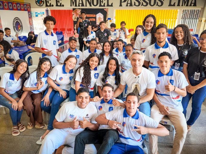 Rafael Brito comemora liderança de Alagoas em matrículas no 3º ano no Nordeste, consolidando avanço do Cartão Escola 10