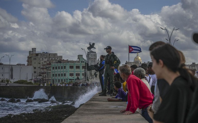 Ameaças dos EUA contra Cuba podem ser distração diante de crise após conflito com Irã, avalia mídia