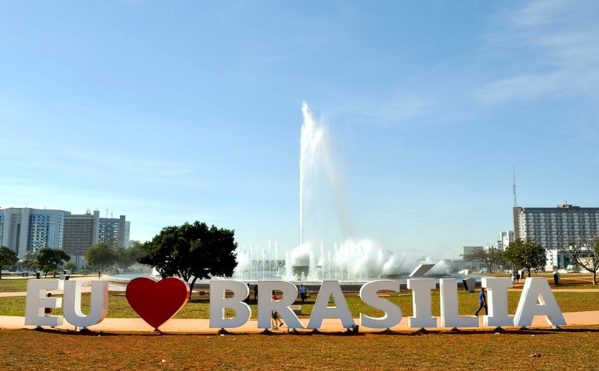Câmara presta homenagem ao aniversário de Brasília