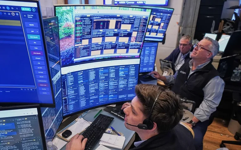 Wall Street recupera terreno com a alta das ações de inteligência artificial.