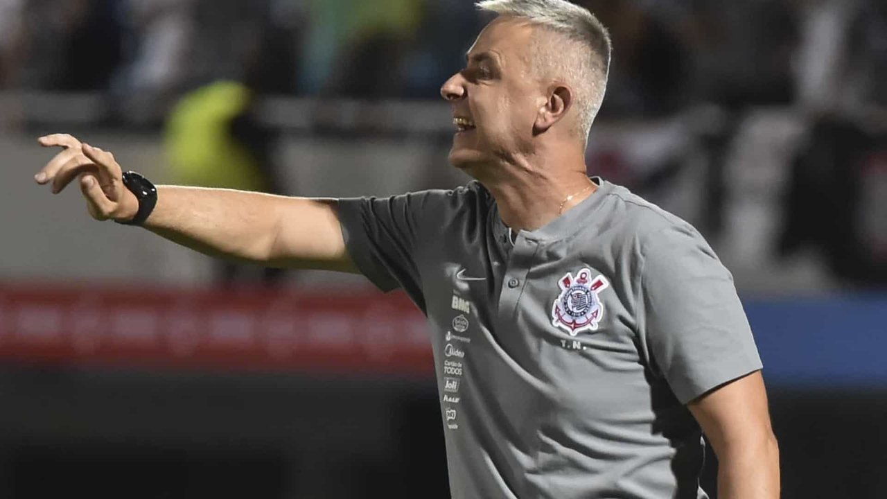 Tiago Nunes adverte para gols perdidos: ‘Um lance pode te levar ao título ou não’