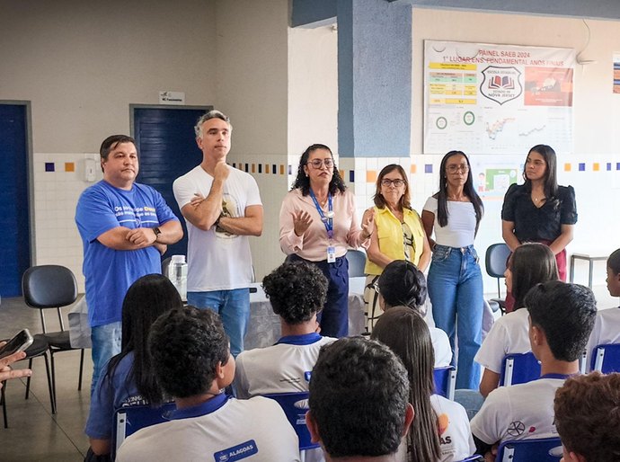 Rafael  Brito cobra mais suporte e segurança na inclusão escolar e se solidariza com professora em Maceió