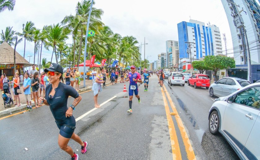 Prefeitura divulga turismo na orla de Pajuçara durante Ironman