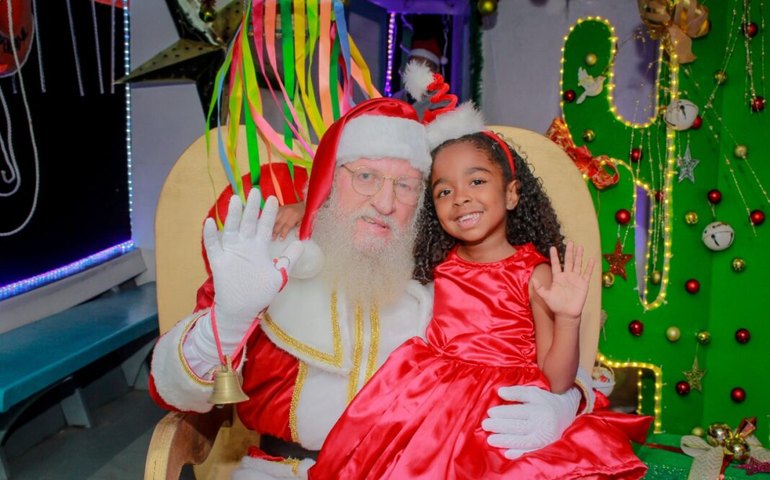 Estudantes de escolas da Prefeitura de Penedo participam do projeto Papai Noel no Barco