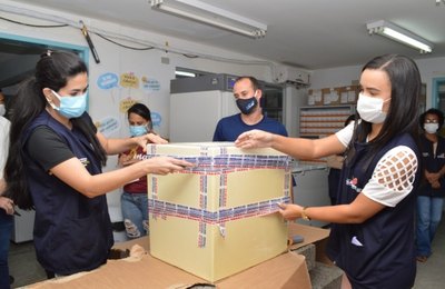 Alagoas recebe vacinas Pfizer e iniciará imunização de gestantes, puérperas e transplantados