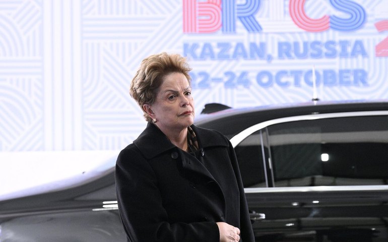O auge de Dilma Rousseff: manutenção da chefia no banco do BRICS realça prestígio do Brasil no mundo