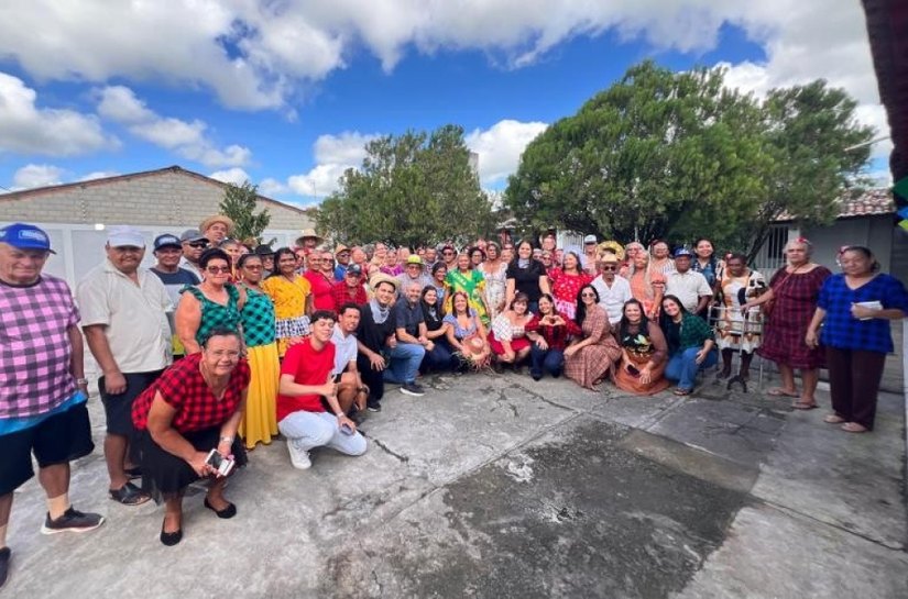 Centro de Dia Idoso Alegre do Distrito Luziápolis promoveu um animado Arraiá junino com o Grupo de Idosos