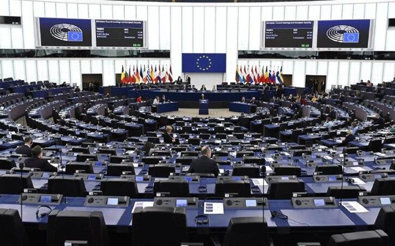 UE não exerce papel relevante diante da crise global, avalia eurodeputado austríaco