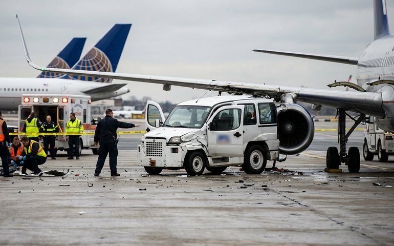Número de mortos sobe para 2 em colisão no aeroporto de Nova York