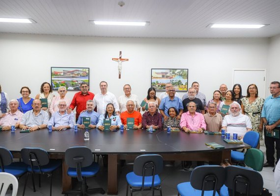 Prefeitura de Arapiraca homenageia mais 26 personalidades que construíram o desenvolvimento do município