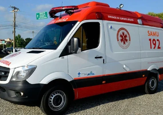 Homem embriagado é agredido no Mercado Público de Arapiraca e levado ao Hospital de Emergência