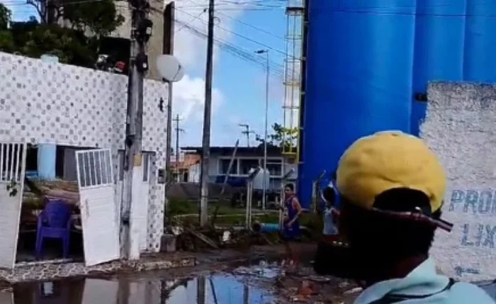 Incidente deixou parte da residência destruída