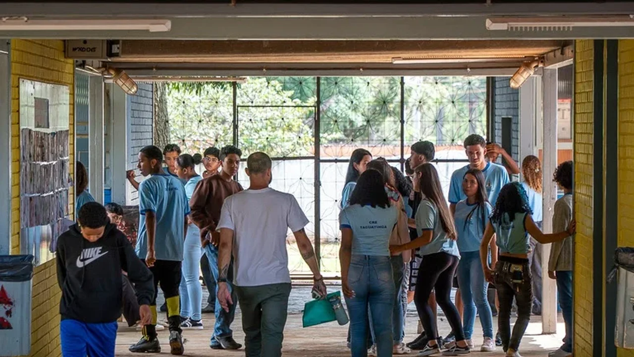 Pé-de-Meia paga hoje 5ª parcela a alunos nascidos em julho e agosto