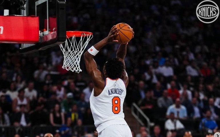 Knicks atropelam Celtics, fazem história em Nova York e voltam à final do Leste após 24 anos
