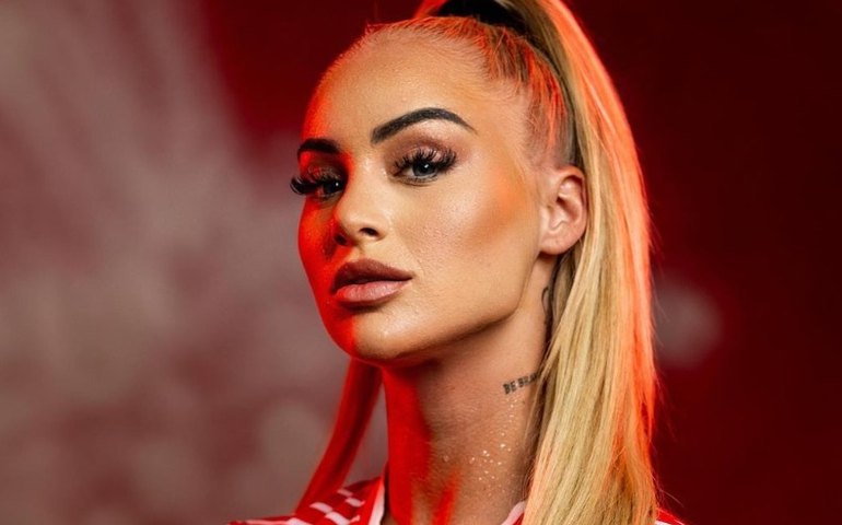 Quem é a craque da Suíça, bissexual, mais popular nas redes do que Federer e ex-namorada de jogador brasileiro