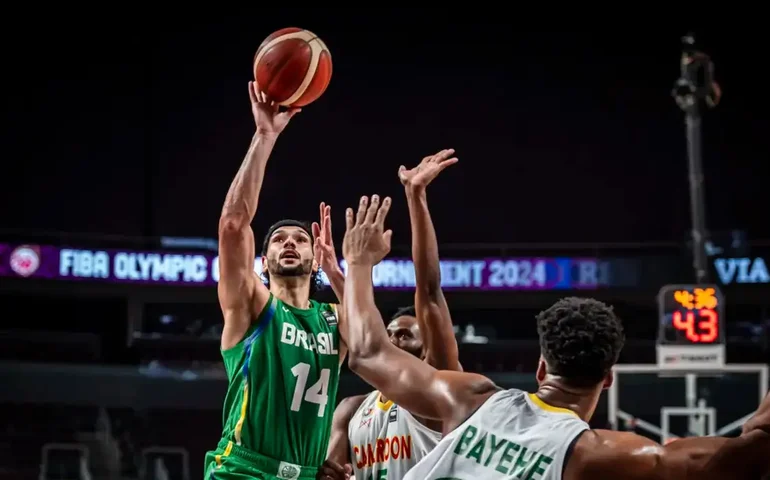 Brasil está na final do Pré-Olímpico de basquete contra Letônia ou Camarões