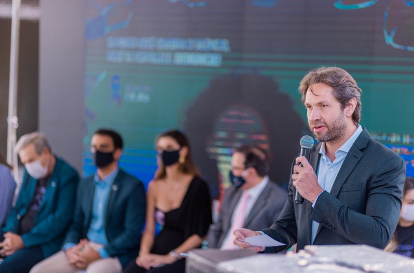 Pedro Vilela reafirma compromisso com políticas públicas para as mulheres