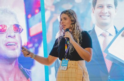 Publicitária alagoana representa Maceió como palestrante no maior evento de marketing político do Brasil