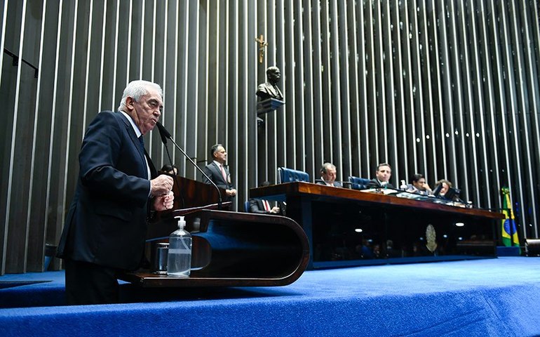 Senado restaura voto de desempate pró-governo no Carf