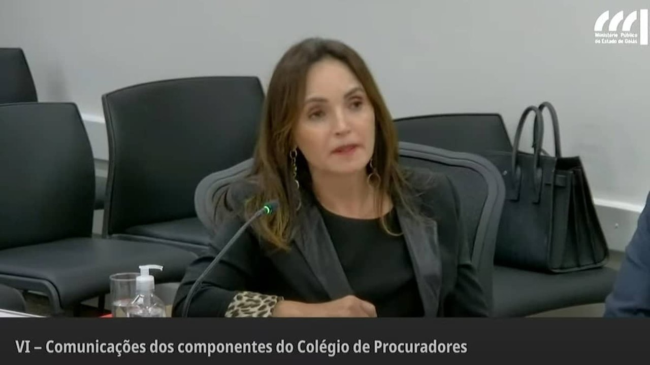 'Só para meus brincos, pulseiras e sapatos', reclama procuradora sobre salário de R$ 37 mil