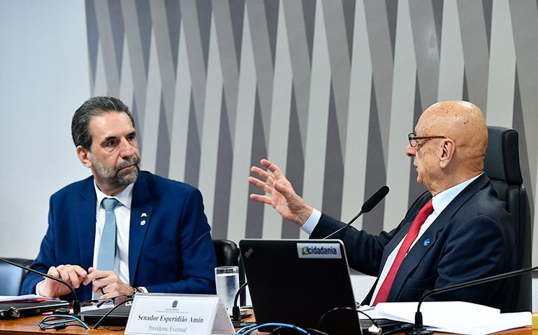 CI: senadores pedem redução da tarifa de energia; diretor de Itaipu esclarece valores